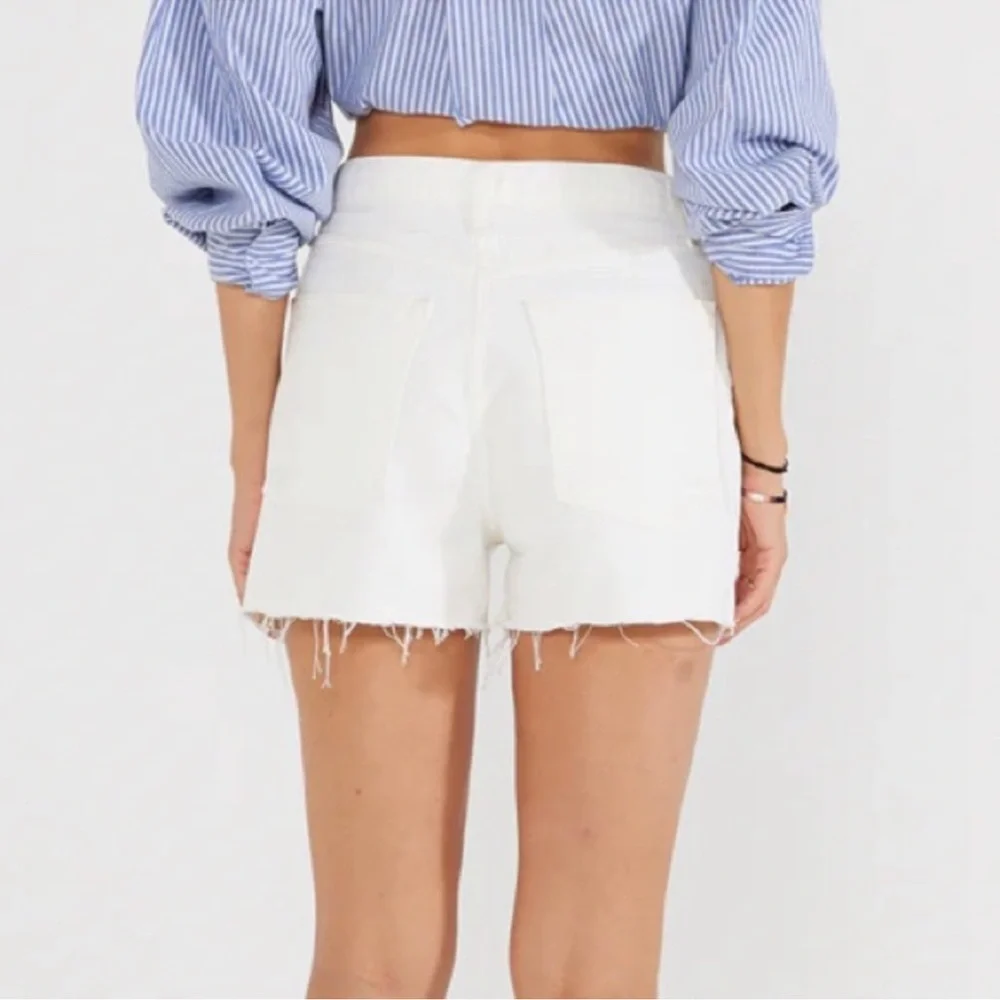 ETICA COTTON VINTAGE WHITE HAVEN HIGH RISE RELAXED RAW HEM BUTTON FLY SHORTS